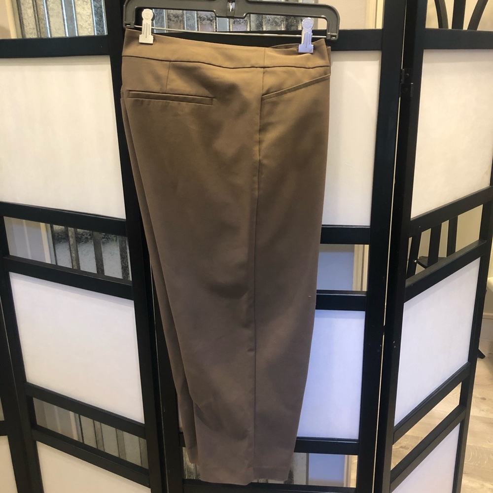 Chico’s fabulously slimming Capri 3 tan